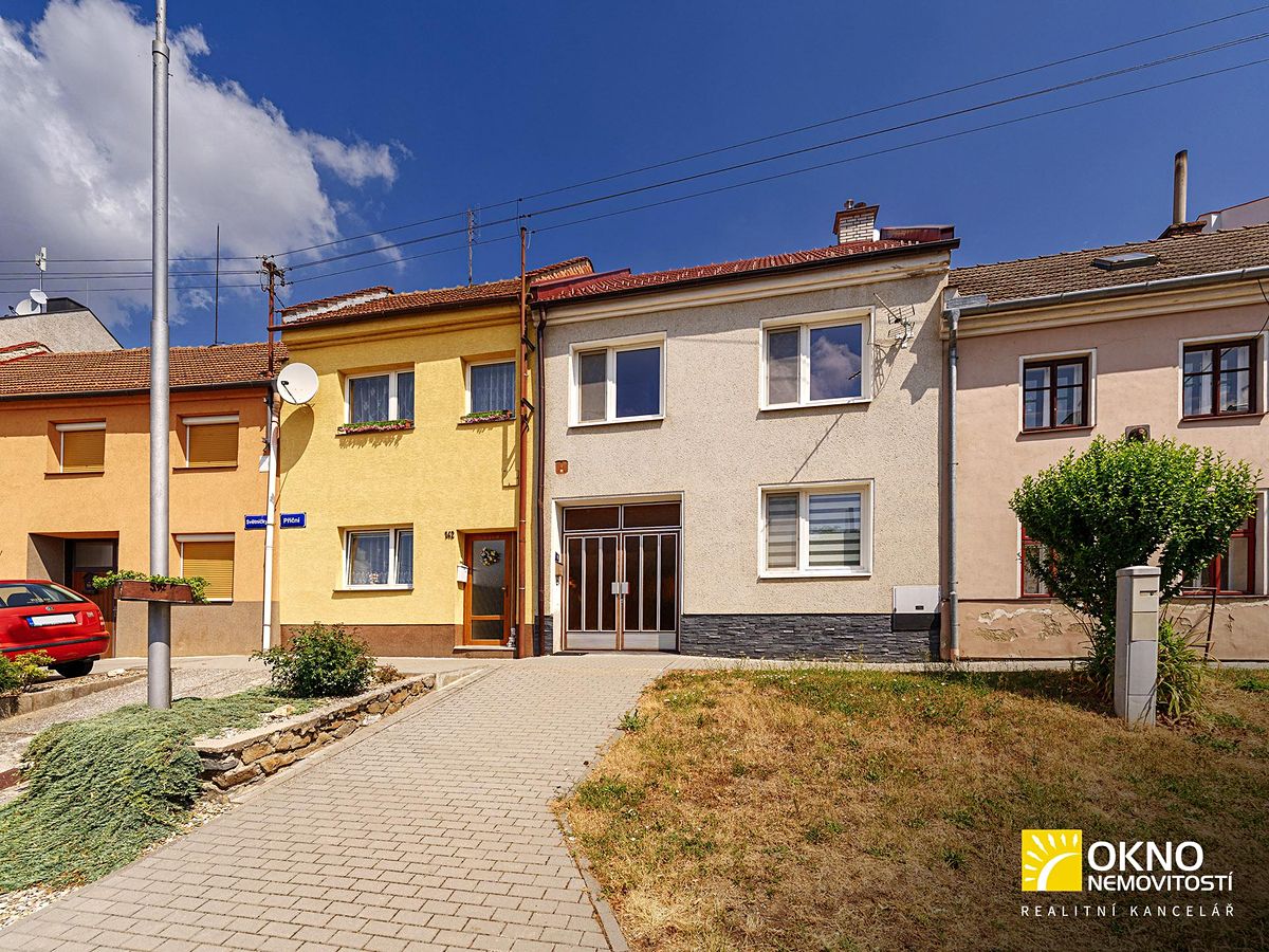 Prodej rodinného domu 90 m², pozemek 932 m²